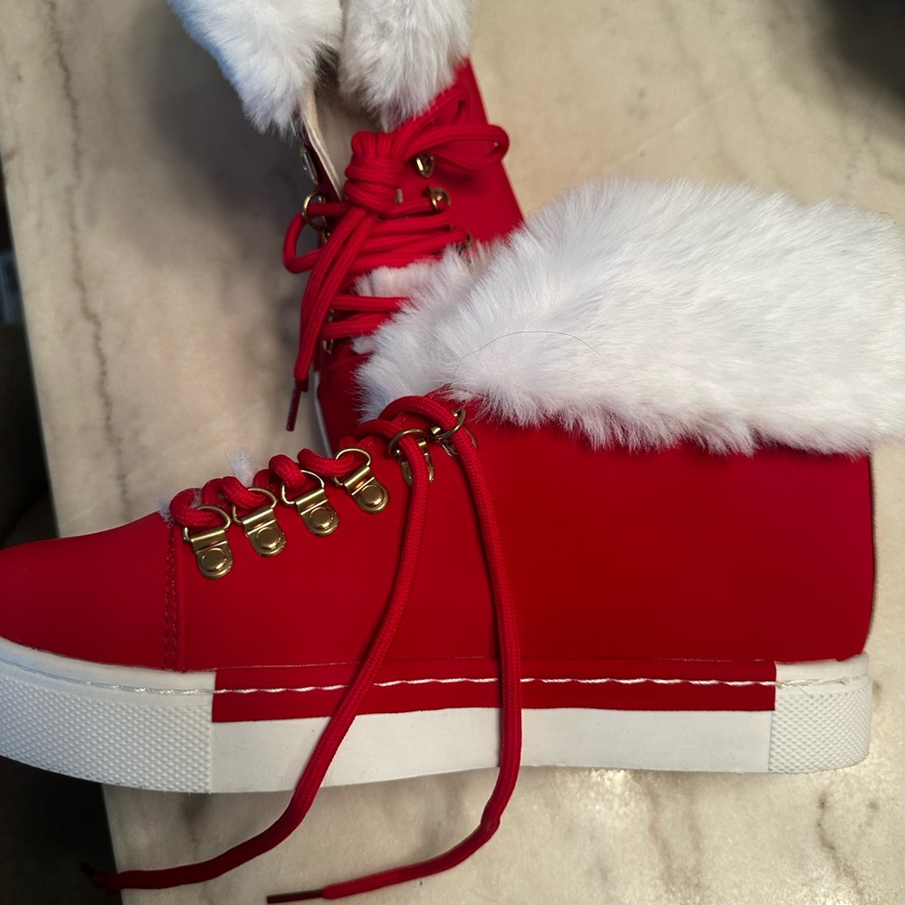 Women's Red Faux-Fur Trim Lace-Up Ankle Booties